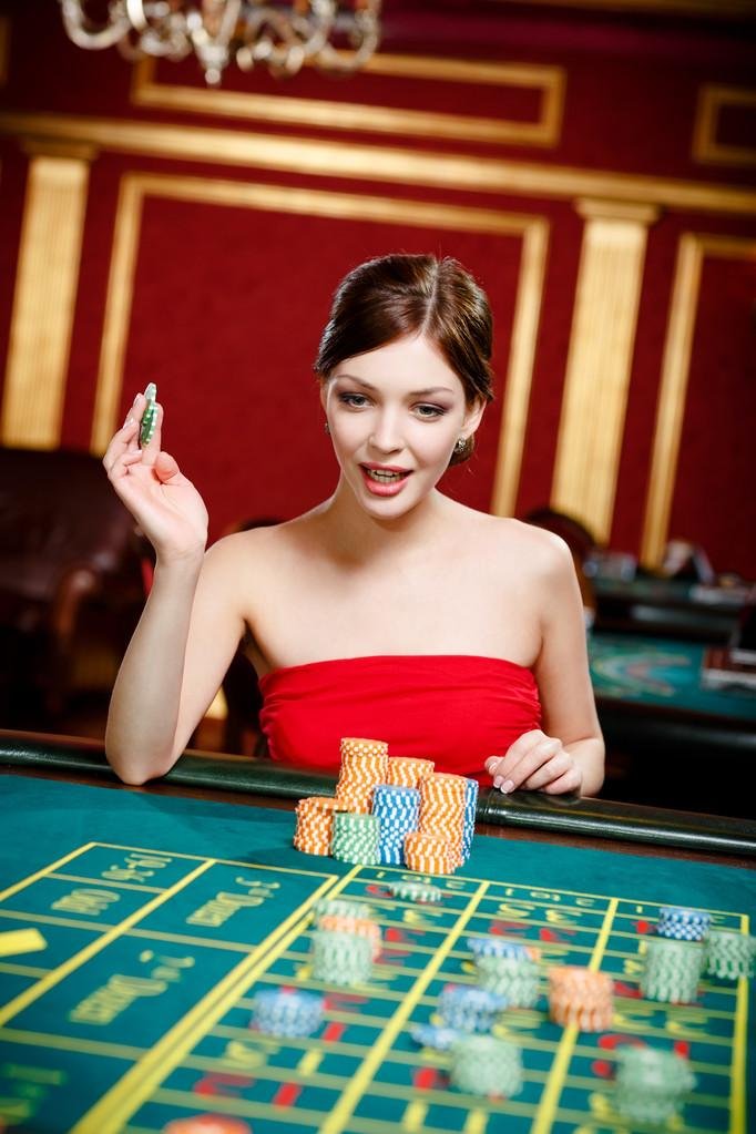 Infinite Blackjack live dealer interface on lapak showing dealer, player cards, and betting controls